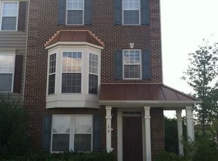 10 Davis St, Charles Town, WV 25414