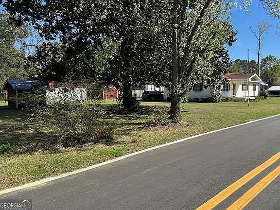3rd image of 137 4th St