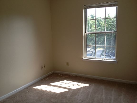 5th image of 12102 Greenwood Ct