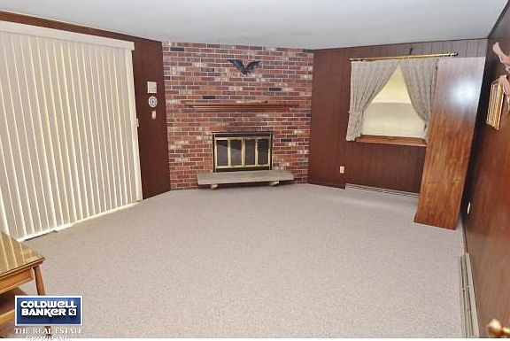 FR with fireplace