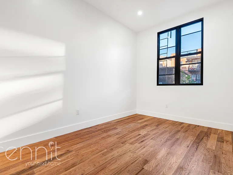 40 Cornelia St #1 — Photo 9