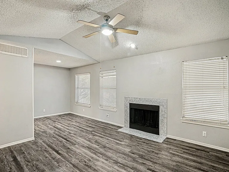 Townhouse livingroom