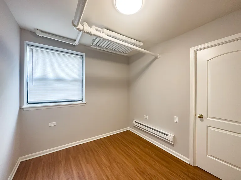 5748 N Winthrop Ave #100 — Photo 13