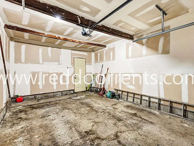 3146 Broadway St — Photo 28