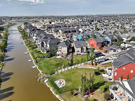 3rd image of 151 Baywater Rise SW