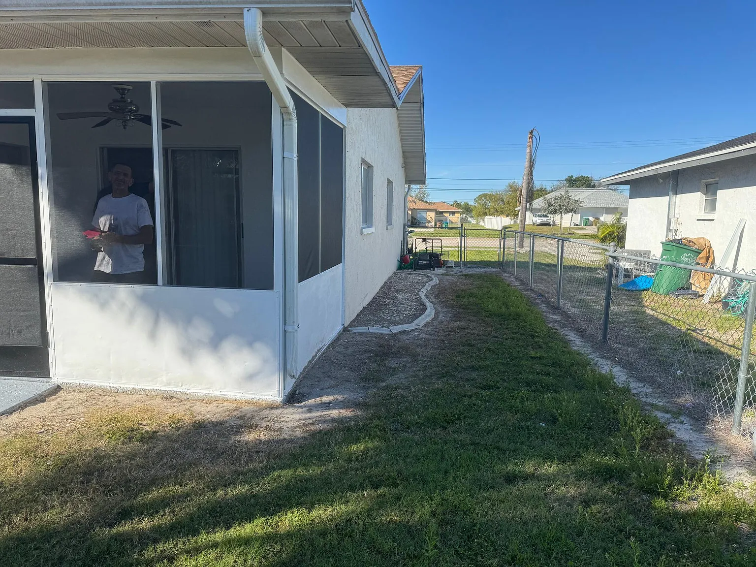 2 bed, 1000 sqft, $1,100 — Photo 2