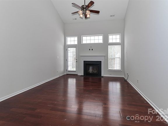 5th image of 111 Beverly Chase Ln