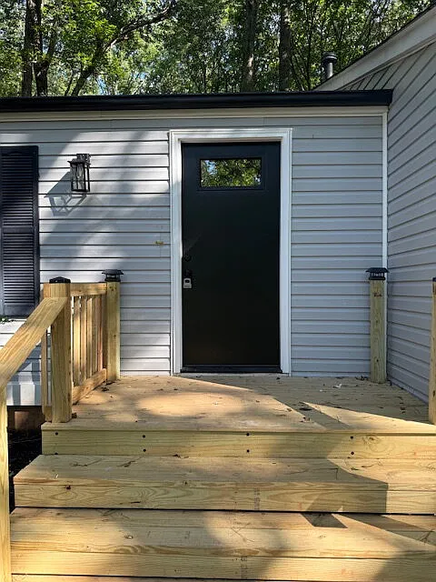 3 bed, 1.0 bath, 1061 sqft, $1,800 — Photo 2