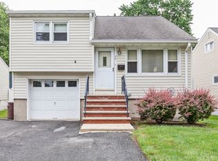 48 Vail Rd, Lake Hiawatha, NJ 07034