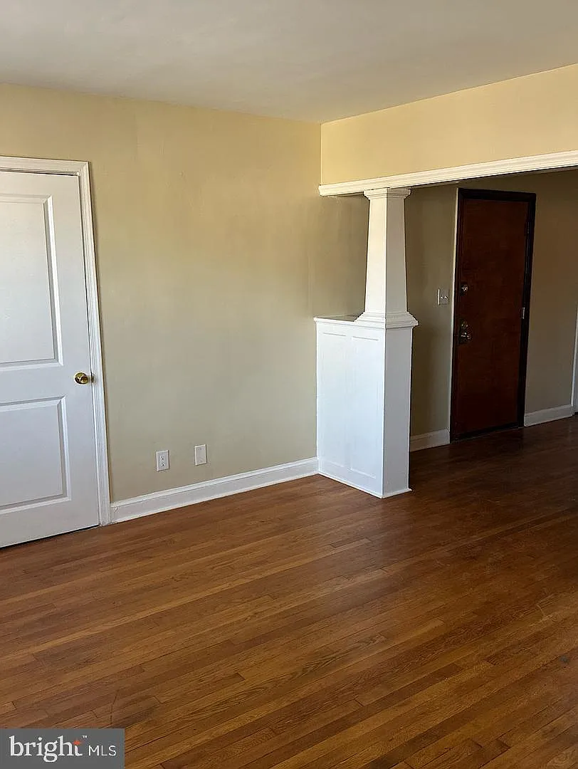 2 bed, 1.0 bath, 3480 sqft, $1,900 — Photo 4
