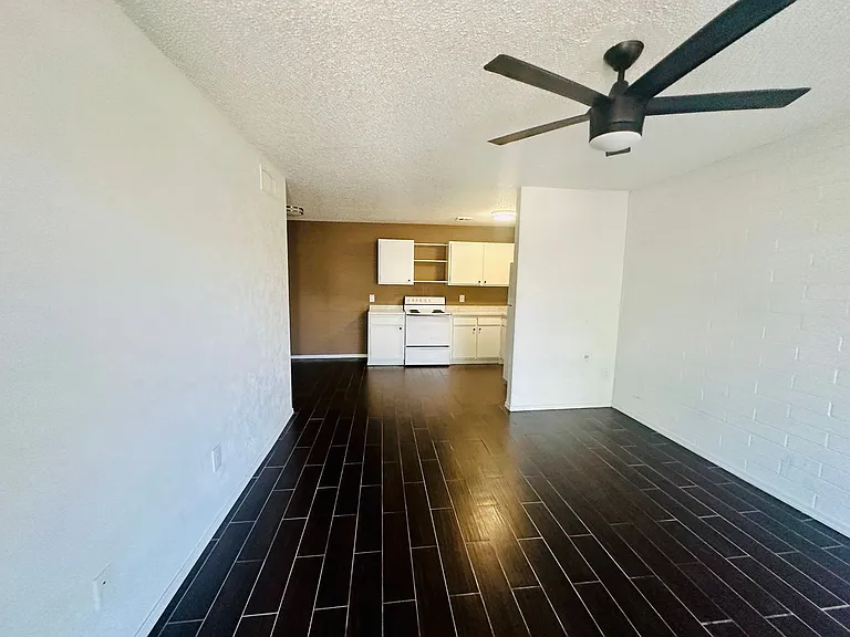 1 and 2 Bedrooms Great Location with Community Pool and Onsite Laundry! 1/2 of Mile from U of A — Photo 100