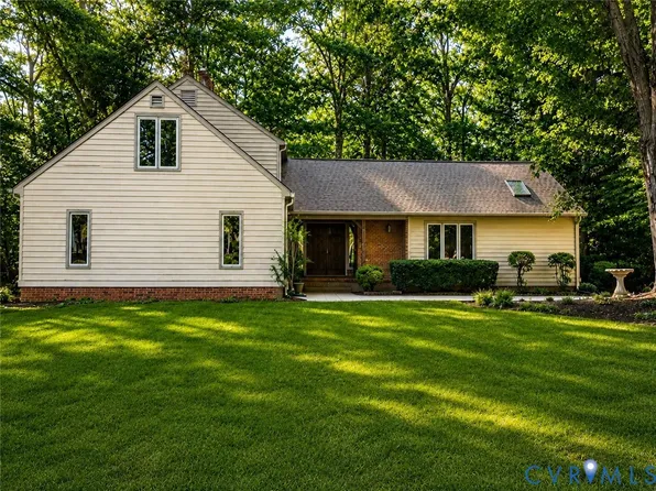 2201 Planters Row Dr, Midlothian, VA 23113