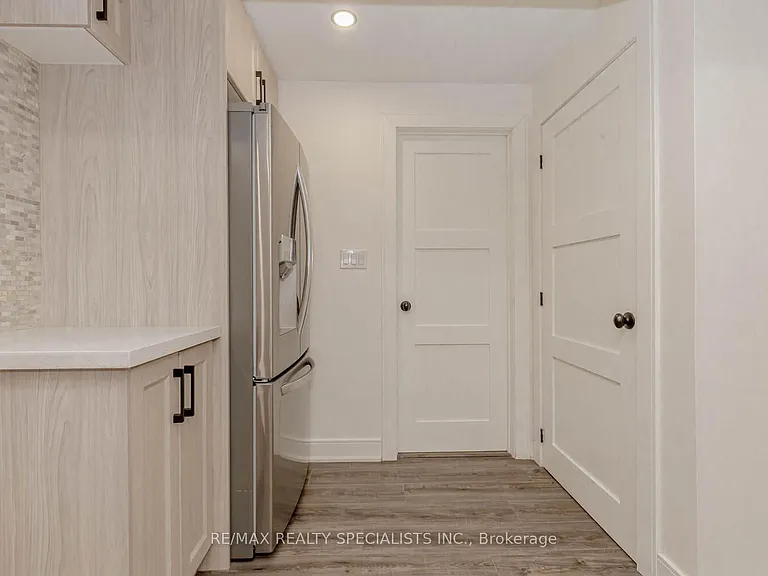 2535 Raglan Ct #LOWER — Photo 24
