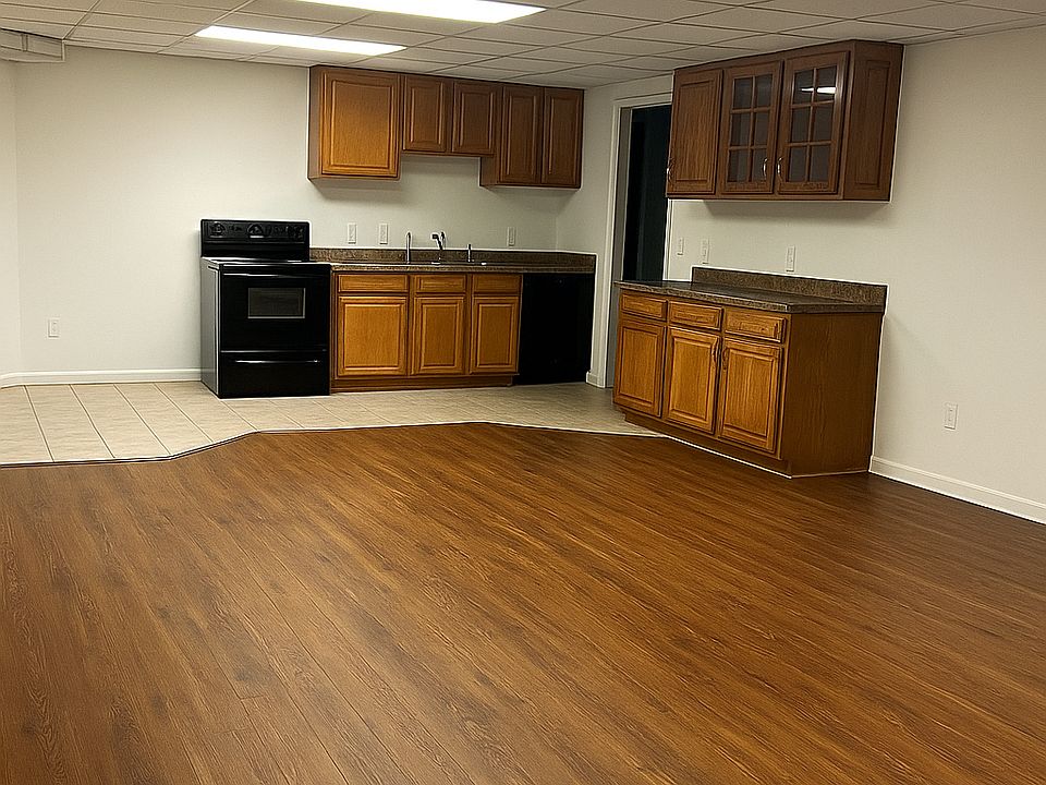 Main family room/ kitchenette View from entrance door on patio