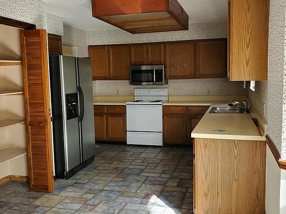 2nd image of 2835 Cranberry Cir
