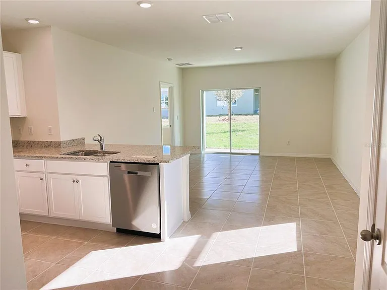 2127 Desert Rose Dr — Photo 6