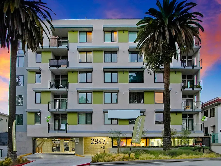 Zephyr Apartments — Photo 39