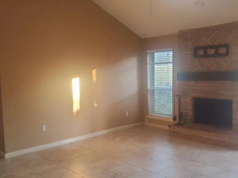 16943 Nicole Ln — Photo 11