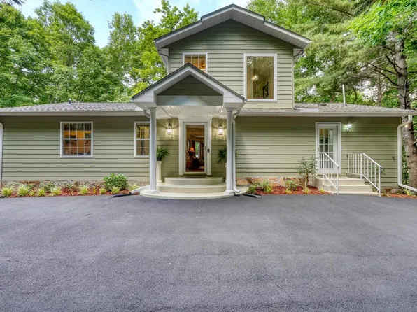 549 Cook Mountain Dr, Blairsville, GA 30512
