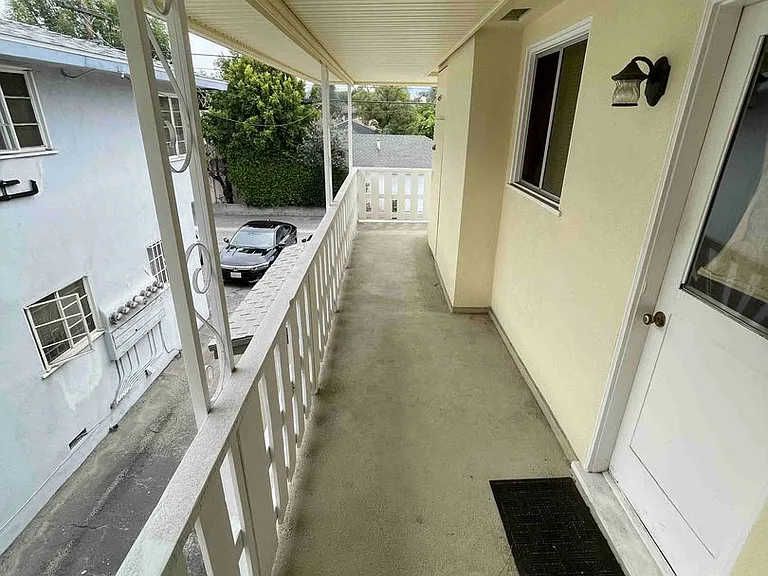 452 — Photo 15