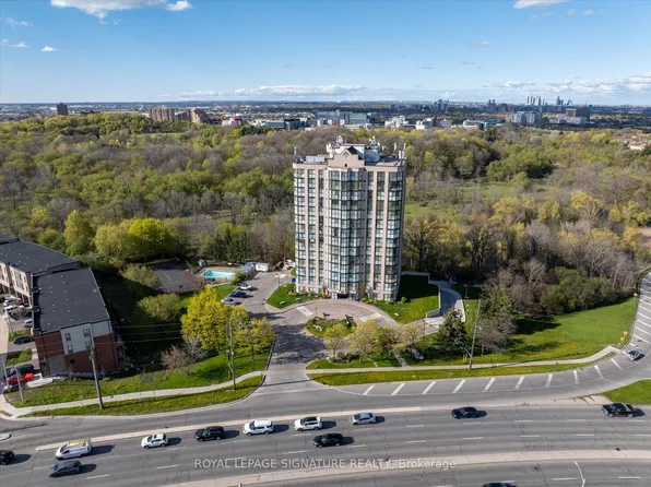 600 Rexdale Blvd #403, Toronto, ON M9W 6T4