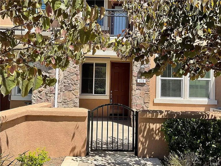 470 Prosperity Dr — Photo 2
