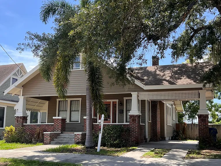2404 N Morgan St — Photo 2