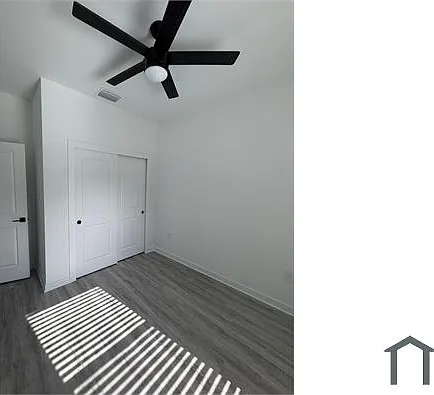 2210 Wayne Ave S — Photo 5