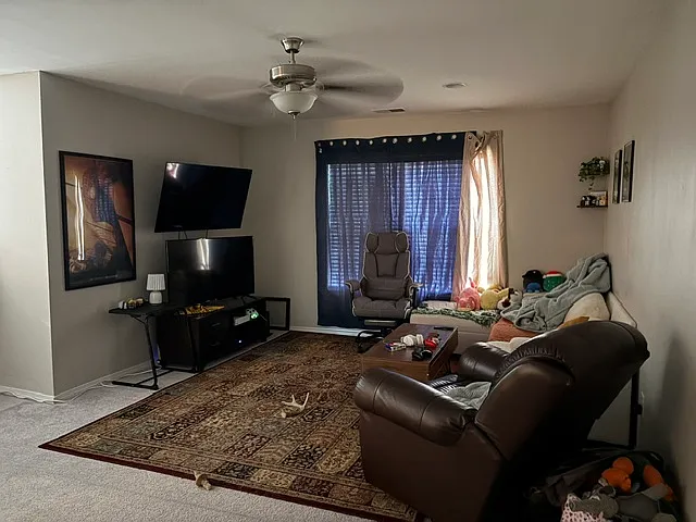 upstairs den (alternate view)