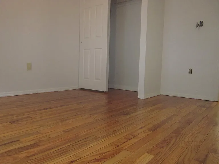 356 S 4th St #1 — Photo 7