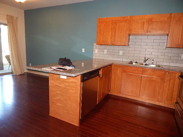 4 bed, 2.5 bath, 1630 sqft, $2,650 — Photo 4