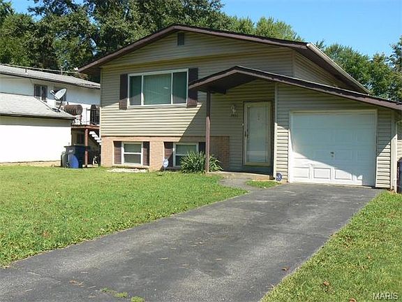 3rd image of 7411 Blanding Dr