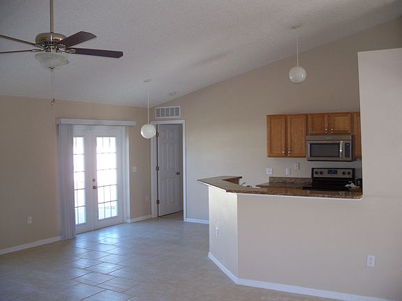 3rd image of 984 Fort Smith Blvd