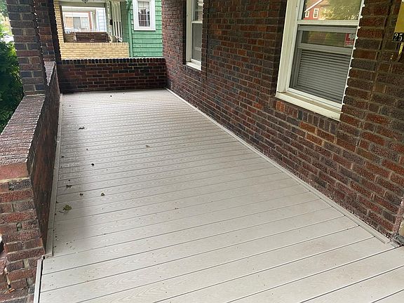 2nd image of 2555 Whitelaw St