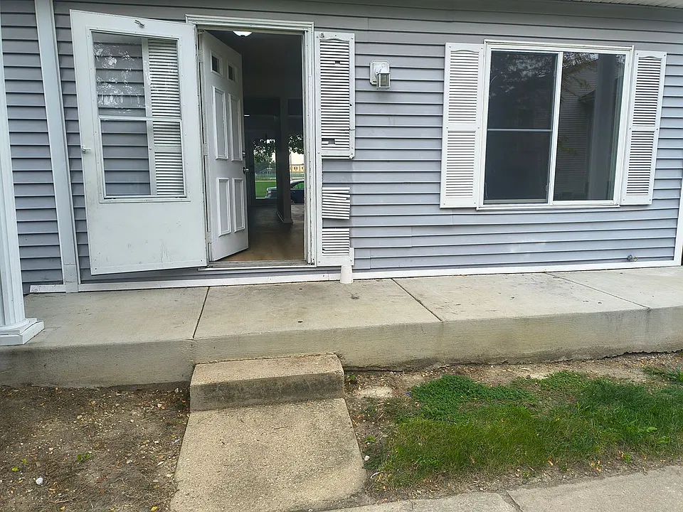 419 Standish Ct