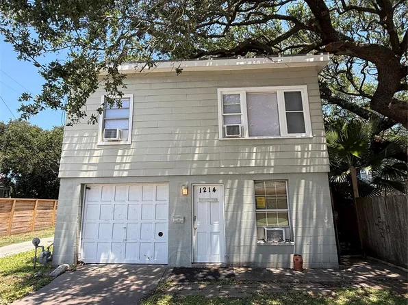 1214 14th St, Galveston, TX 77550