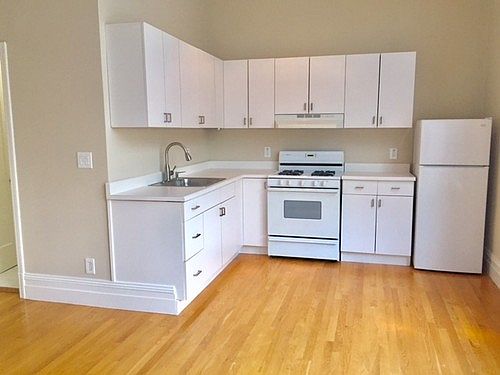 2nd image of 2351 Jackson St APT 1