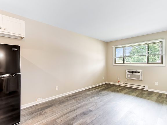 4th image of 1645 Highland Dr #11328325