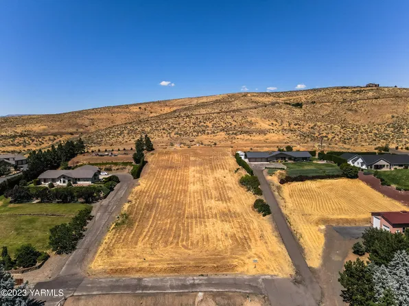 311 N 101st Ave, Yakima, WA 98908