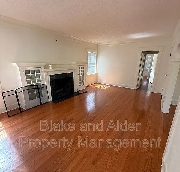 2825 NE 27th Ave — Photo 3