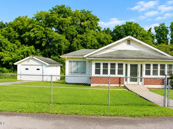 273 Joyce Parsons Dr, Pennington Gap, VA 24277
