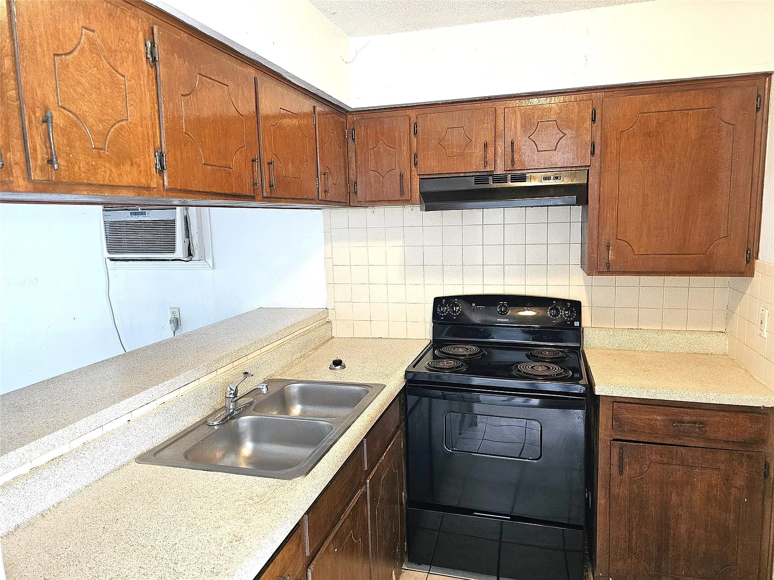 2 bed, 1.0 bath, $1,000 — Photo 2