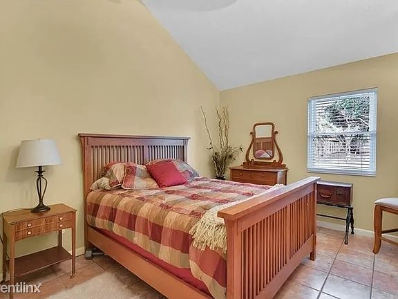 4th image of 429 Terrace Dr