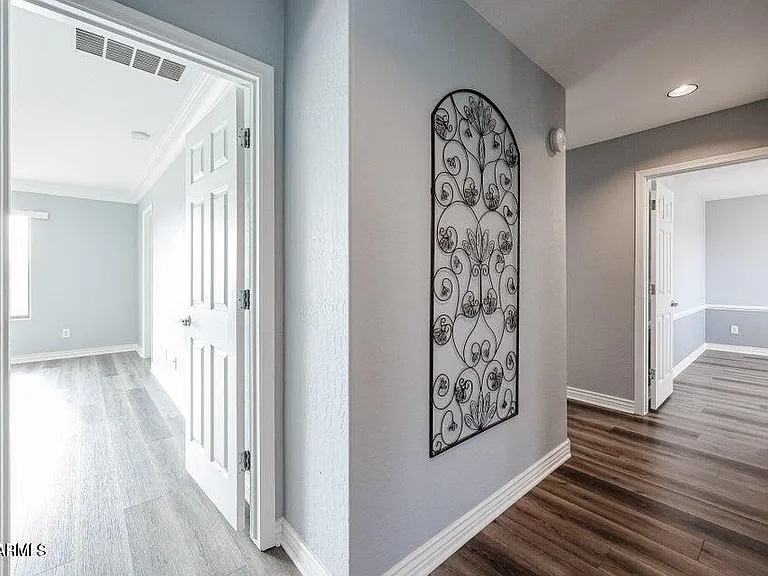 10863 W Washington St — Photo 22