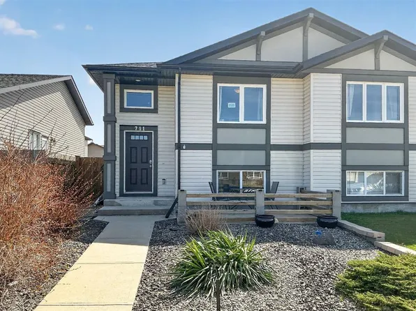 711 N Sunset Pl, Coaldale, AB T1M 0C5