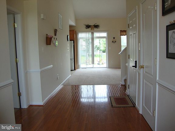 3rd image of 104 Cheltenham Dr
