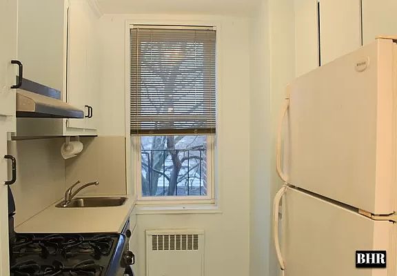 4th image of 2461 E 29th St APT 4K