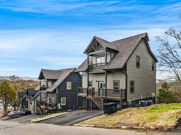 2125 Eagle Feather Dr, Sevierville, TN 37876