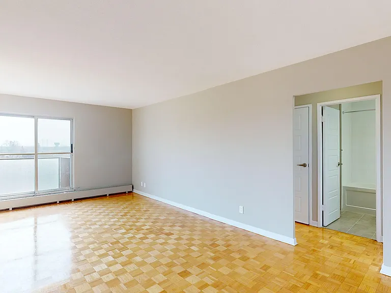 810 Canterbury Ave — Photo 15