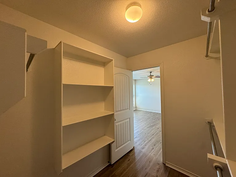 10113 Viola Ave — Photo 29